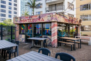 Surfers Paradise Ground-Floor Strata Restaurant — photograph 3